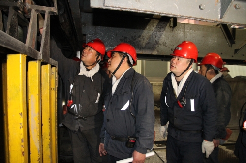 �׸ڿ�ҵ��˾����Χ�ơ���Σ����02  �����������徲��ӭ�����ڡ����������������뿪չ�徲����ר�������ж���ϵͳ�Ų��ش��徲Σ������ȫ�����徲��������ʵץ����ĩ��ͷ�徲����������ͼΪ���ְԱ����һ�߾����徲�Ų��������� ��